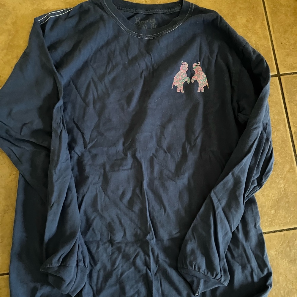 Long sleeve graphic top